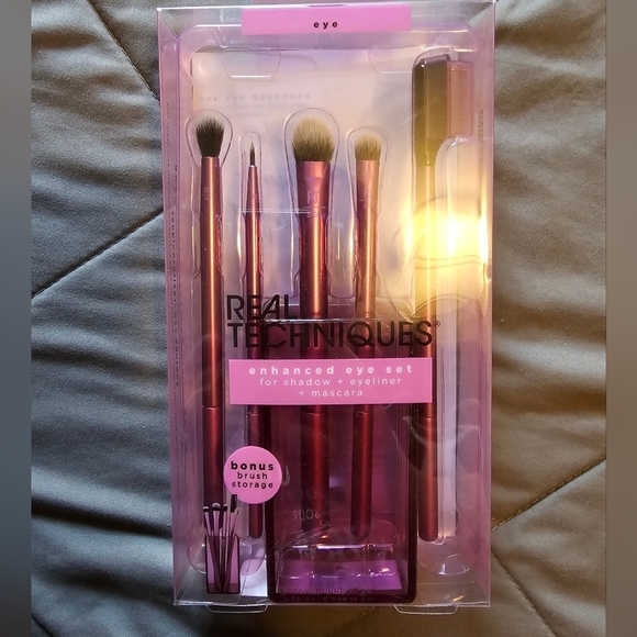 Real Techniques Enhanced Eye Set - Pink - Picture 3 of 3